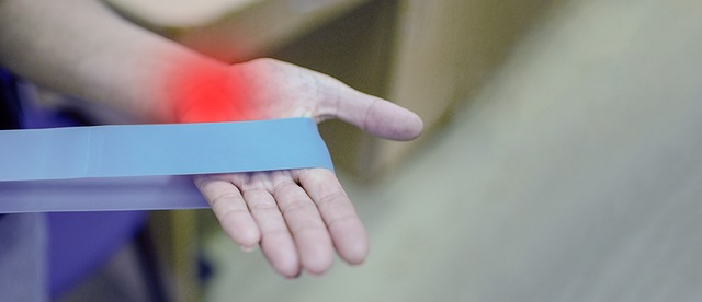 **Syndrom "Wymarzonego Przyjaciela": Kiedy idealizacja relacji online przeszkadza w budowaniu prawdziwych więzi offline?** - 17 2025