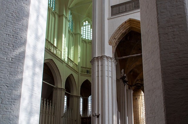 **Zapomniane perły architektury PRL: 5 ukrytych modernizmów, które musisz zobaczyć, zanim znikną!** - 15 2025